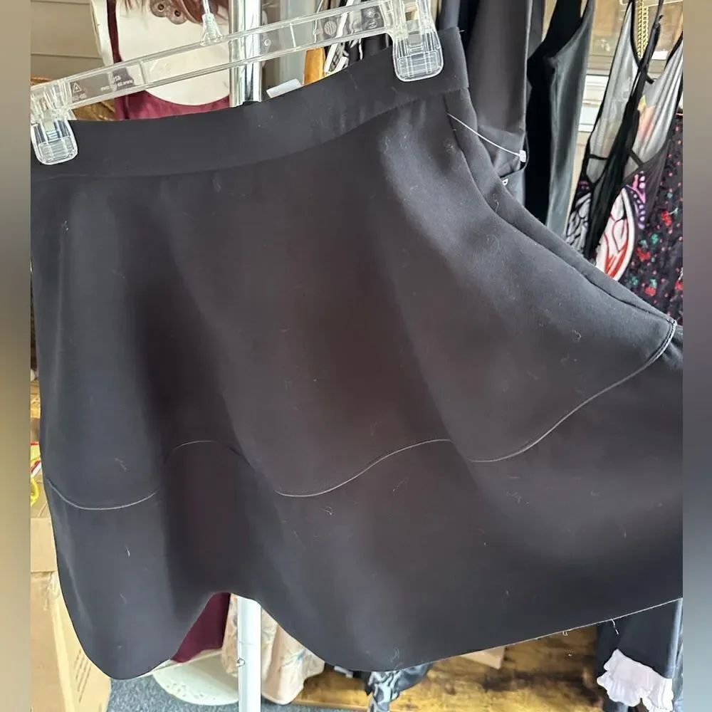 H&M Flare skirt with Pockets Heavy perfect for winter with nice boots and tights